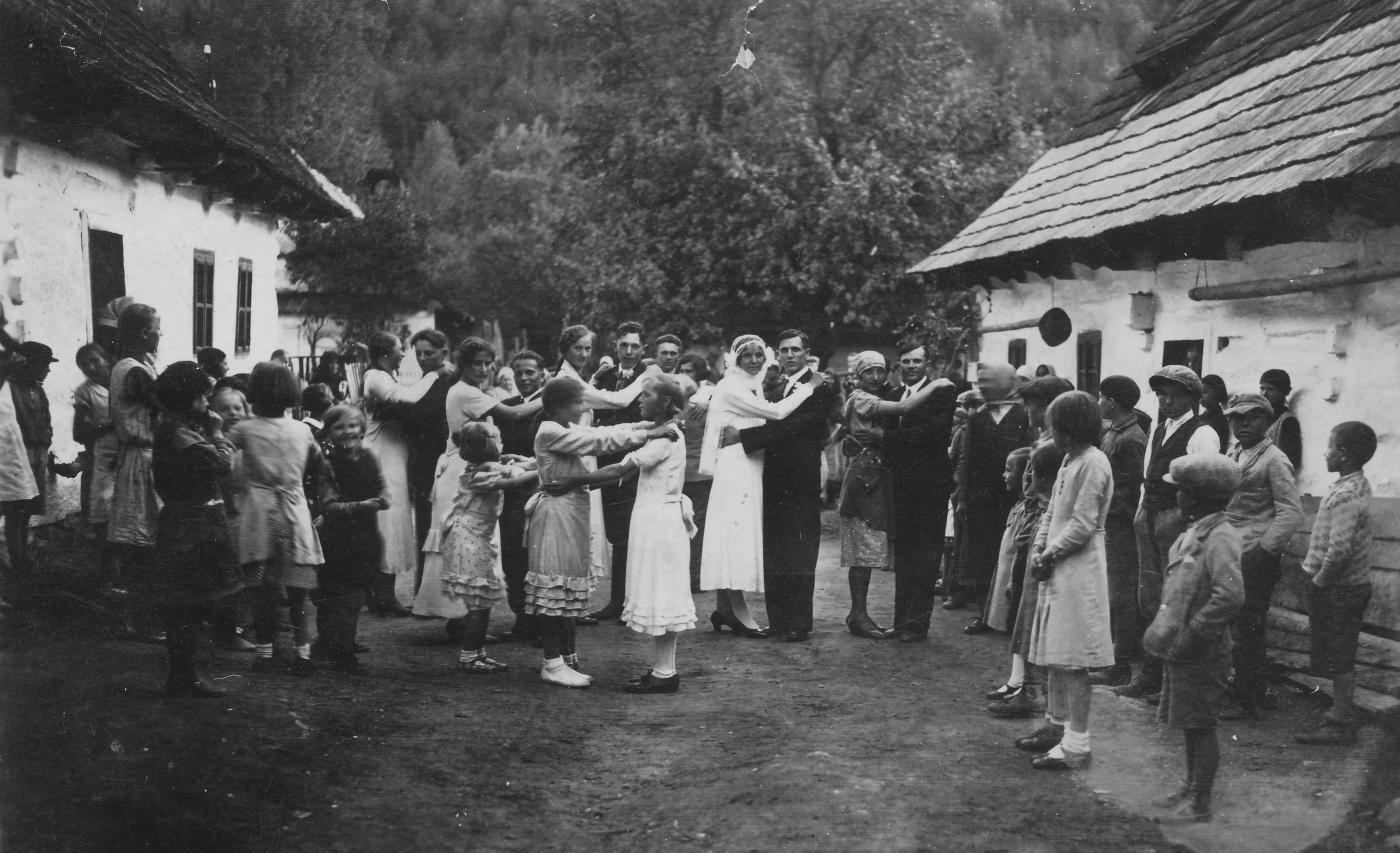 Svadba v Kokave nad Rimavicou v tridsiatych rokoch minulého storočia