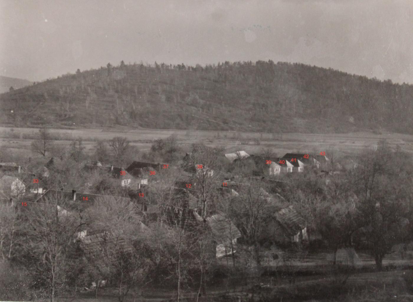 Pohľad na zaniknutú dedinu Valkov, 60. roky 20. storočia.