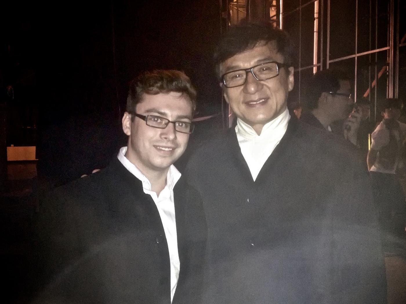 V Číne sa ﻿mi splnil môj veľký detský sen - stretnúť sa s Jackie Chanom. O tomto stretnutí rozprávam v knihe.