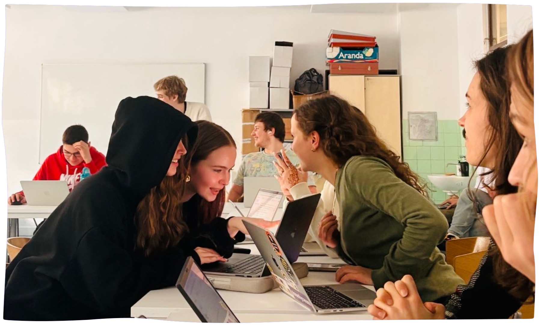 Namiesto scrollovania zbierajú tisíce eur pre neziskovky. Študenti spojili výučbu s crowdfundingom