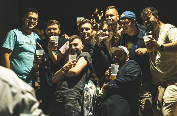 Zblízka s Fallgrappom + vstupenka a welcome drink