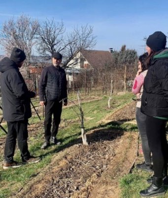 1 x kniha + komentovaná prehliadka záhonov Rozuma pre vás