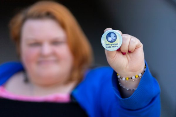 Odznak „vaša pomoc – naše krídla“