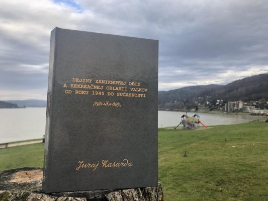 Online verzia knihy o dejinách zaniknutej obce a rekreačnej oblasti Valkov od roku 1945 do súčasnosti