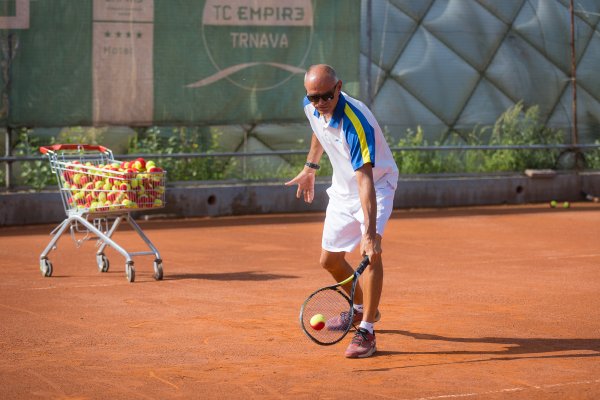 Permanentka na tenis a trénerské služby