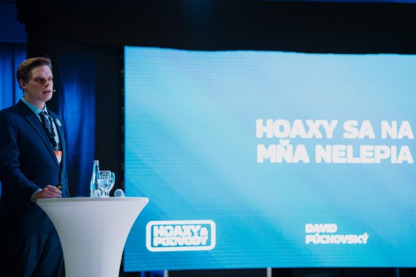 Prednáška o hoaxoch vo vašej firme + 5 kníh s podpisom + venovanie
