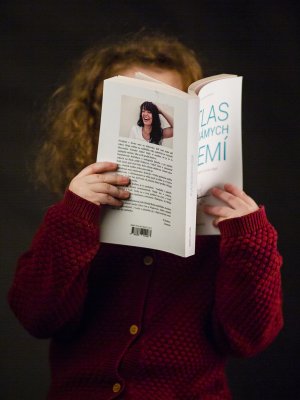 Kniha KRÁČAJÚCE ŽENY + ALŽBETA, MÁRIA a ANNA + kniha ATLAS NEZNÁMYCH ÚZEMÍ