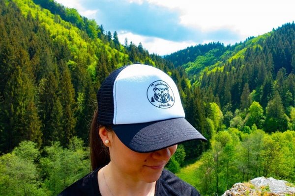 Šiltovka s logom Turčianskej záhradky