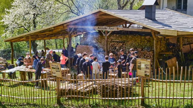 Huncokársky ohník v Holzhacker Hause pre skupinu 11-20 účastníkov