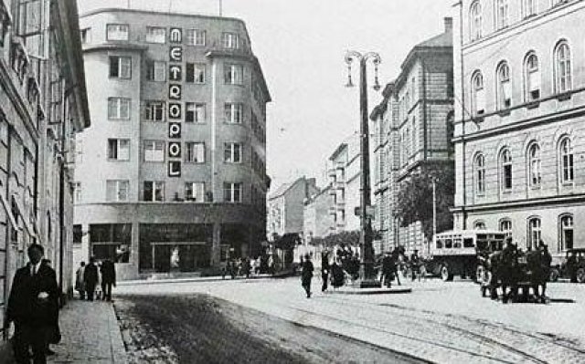 PO STOPÁCH nadrealistov ulicami Bratislavy