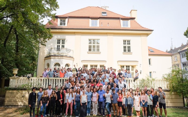Dobrovoľníctvom chceme ovplyvniť životy seniorov a deti v núdzi