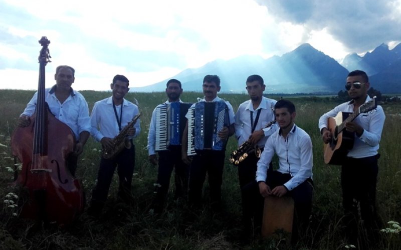 GYPSY BAND LOMNICKÉ ČHÁVE