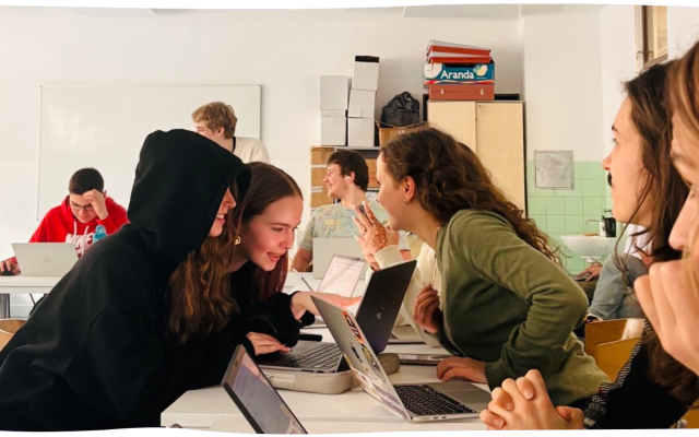 Namiesto scrollovania zbierajú tisíce eur pre neziskovky. Študenti spojili výučbu s crowdfundingom